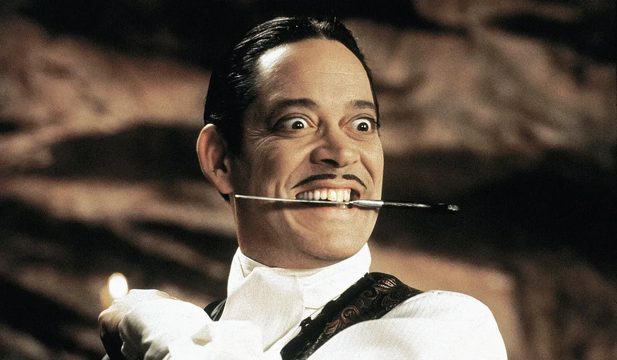 Raul Julia